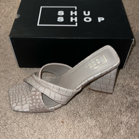 Shu Shop Eartha Taupe Croco heels - Picture 1 of 5